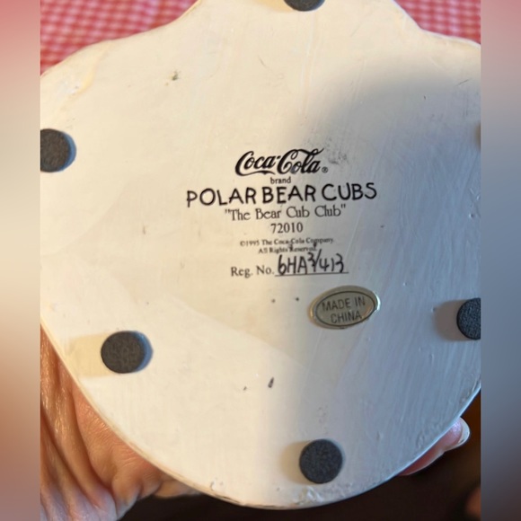 Vintage Coca-cola polar bear cubs, “the bear cub club” Christmas figurines igloo - Picture 6 of 6